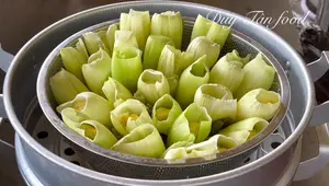 Steamed Corn Cake with Coconut Milk: A Delicious Vietnamese Treat