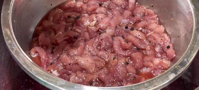 Add the cut pork skin to the marinated meat. Mix well and let it marinate for at least 15 minutes.