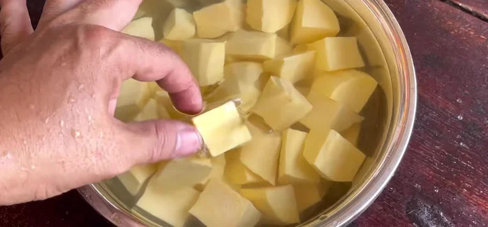 Prepare the sweet potato: Peel and cut into slightly larger pieces than the bananas. Soak in salt water to prevent browning.