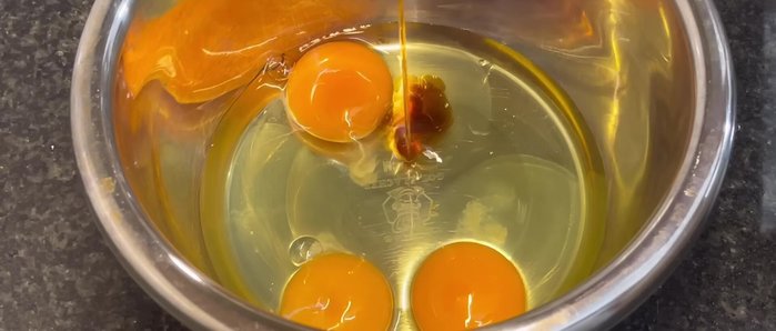 Whisk eggs with vanilla essence until just combined. Gently add the hot milk mixture, whisking constantly to prevent the eggs from cooking.
