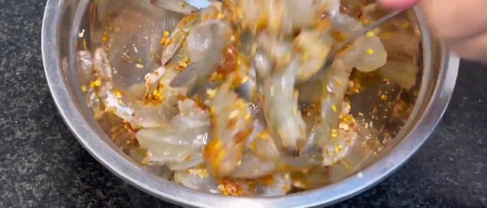 Marinate the shrimp in the spice mixture for 15 minutes in the refrigerator.