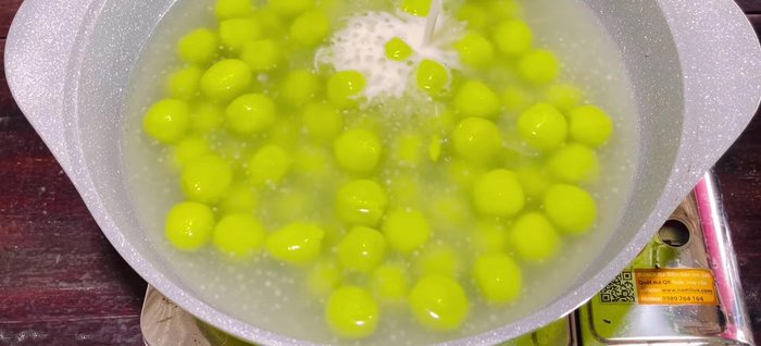 Add Coconut Milk: Stir in 400ml coconut milk. Simmer for another minute.
