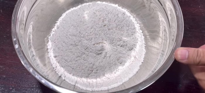 Prepare the dough: In a large bowl, combine flour, 50g sugar, baking powder, salt, lion powder (optional), and fish powder (optional).