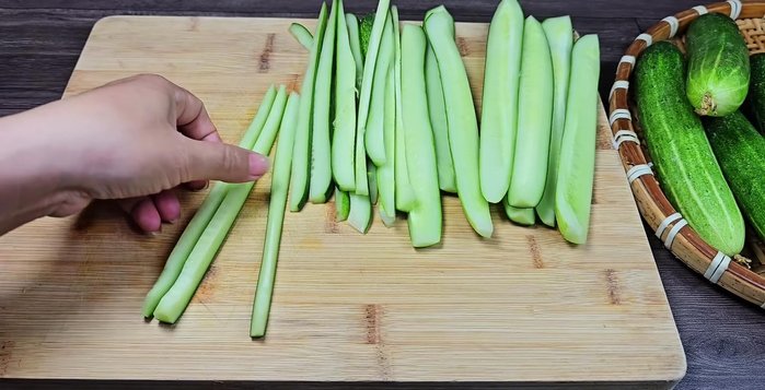 Cut the cucumbers into roughly equal pieces (approximately thirds or fourths, avoiding overly small pieces).