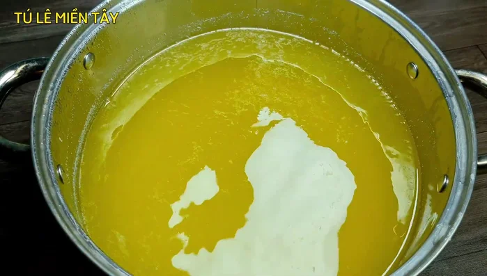 Allow the pickling liquid to cool completely.