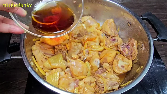 Add remaining fish sauce and spices.