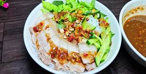 Boiled Pork Vermicelli with Flavorful Fish Sauce - Tu Le Mien Tay Recipe