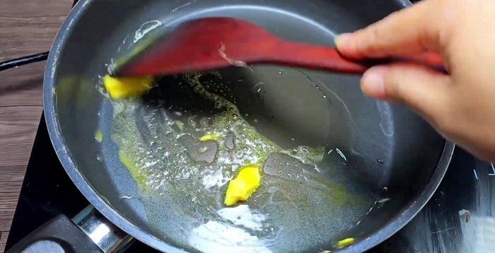In a pan, melt butter. Add spices (MSG, sugar, salt, fish sauce). Stir-fry on low heat to prevent burning.