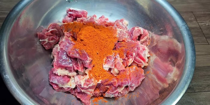 Marinate the beef: In a bowl, combine the beef with the beef stew seasoning packet, beef stew sauce packet, half of the minced garlic and shallots, 1 teaspoon of salt, sugar, and half of the condensed milk. Mix well and marinate for 1-1.5 hours (or 1 hour if short on time).