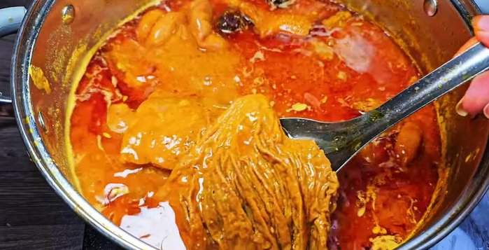 Turn off the heat, cover, and let it sit for 1.5 hours. Then, reheat on low heat until the beef offal is tender.