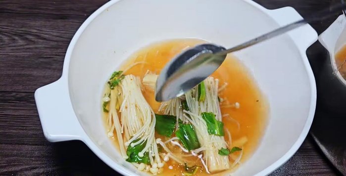 Transfer the broth to a smaller pot for serving. Prepare dipping bowls for the vegetables and add them separately as you eat.