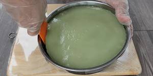 Soft, Chewy Pandan Green Bean Cake Recipe