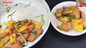 Delicious Stir-fried Vegetarian Ribs with Pineapple