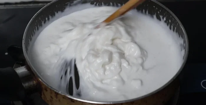 Turn off the heat and stir until sticky.