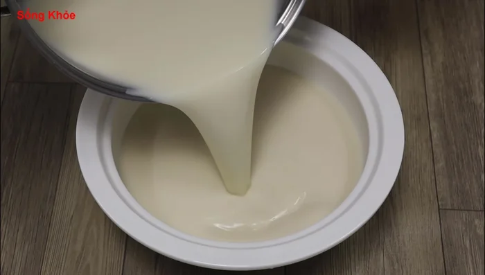 Pour the mixture into a bowl and let it cool and solidify.