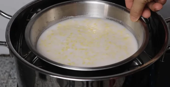 Steam for 30 minutes (or longer, depending on the amount of sticky rice). (118.84)