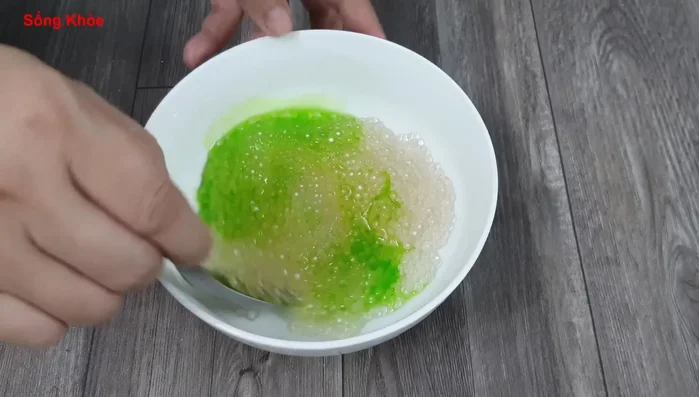 Add pandan syrup to the tapioca pearls for color and fragrance. You can leave them white.