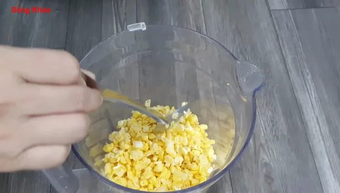 Blend the fish with 200ml of filtered water.