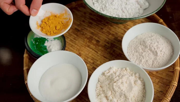 Mix the flour: Combine rice flour, wheat flour, and crispy fried flour in a large bowl.