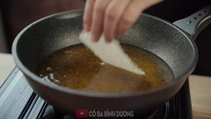 Continue frying until all the vermicelli is fried.