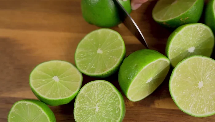Juice the lemons and add the juice to the beef. Marinate for 30 minutes in the refrigerator.