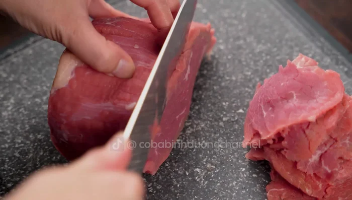 Thinly slice the beef.