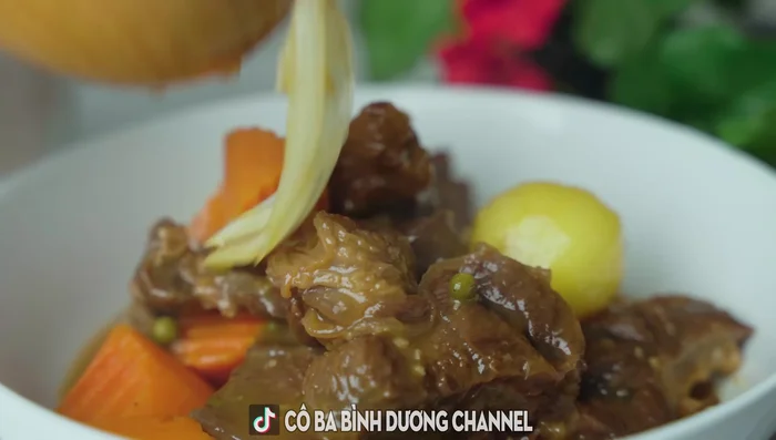 Serve hot with bread, noodles, or rice.
