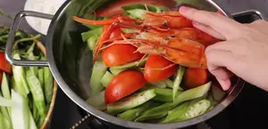 Thai Hot Pot with Crayfish: A Delicious Recipe