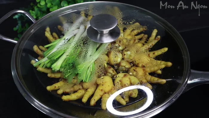 Add onions to the chicken feet during the last minute of steaming.