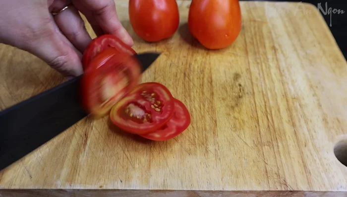 Prepare the tomatoes. (140.92)
