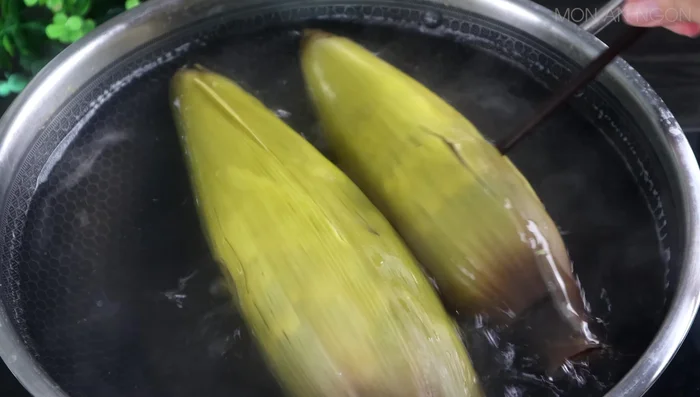 Check banana stems for doneness using a chopstick. They should be easily pierced.