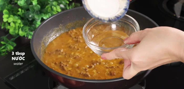 Mix 2 tablespoons of sticky rice flour with 3 tablespoons of water until dissolved. Add to the sauce pan to thicken.