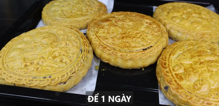 Cool and enjoy: Let the mooncakes cool completely before serving.