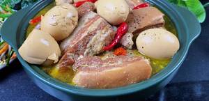 Braised Pork Belly with Salted Eggs: A Simple Tet Recipe