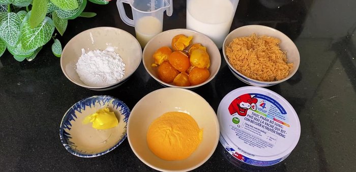 Prepare cheese sauce: Blend salted eggs, cornstarch, condensed milk, fresh milk, peanut butter, cheese powder, and Laughing Cow cheese until smooth. Cook in a saucepan over medium-low heat until thickened.