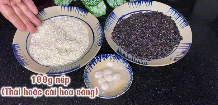 Mix purple and regular sticky rice, wash, and soak overnight (8 hours) with water and salt (75.68).