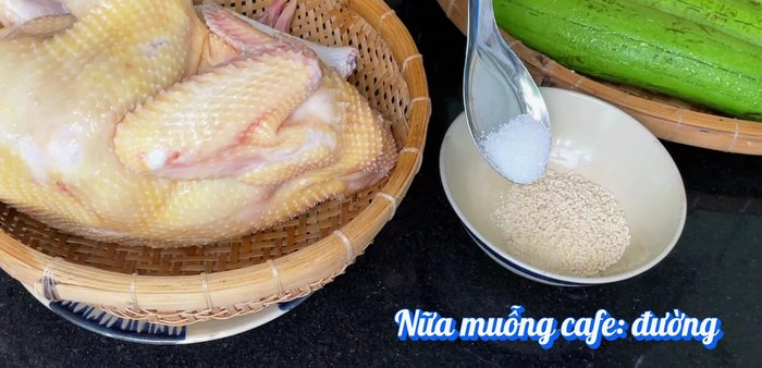 Prepare the marinade: mix seasoning powder, sugar, pepper, and turmeric powder.