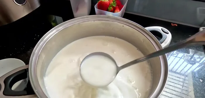 Incubate for 8-12 hours, depending on the yogurt's sweetness. Unsweetened yogurt will require less incubation time (203.04).