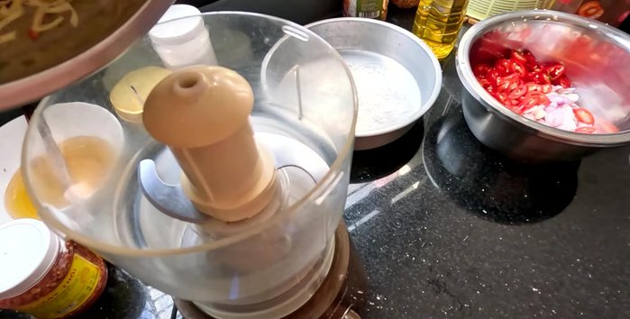 Set aside the colored oil. [129.119]