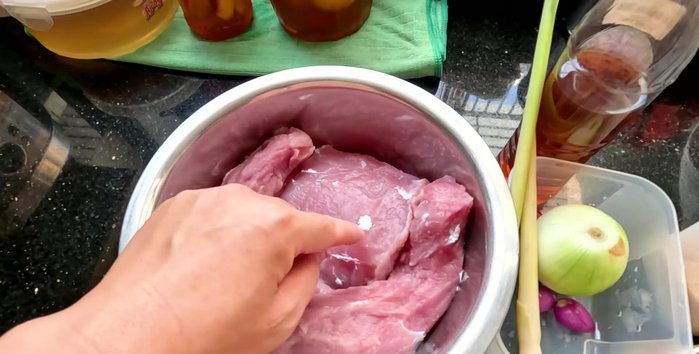 Thoroughly wash and trim excess fat from the pork loin and chops. Cut the meat into small pieces.
