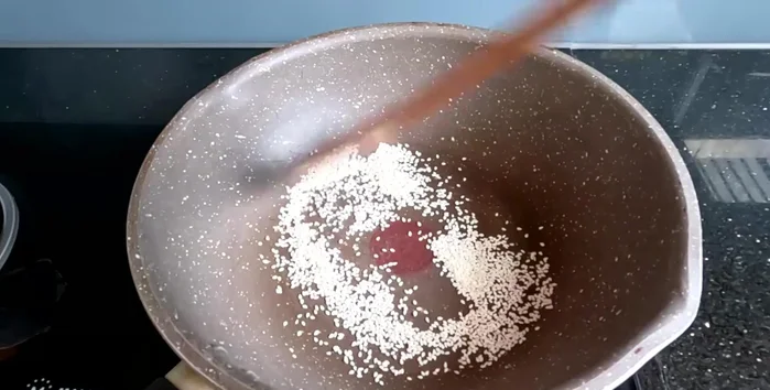 Simmer the sauce on low heat for 10-15 minutes, until fragrant.