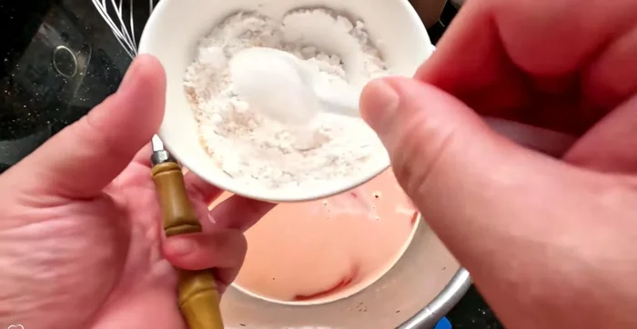 Add spices and rice flour: Add sugar, salt, seasoning powder, and rice flour to the strained mixture. Stir well until the powder dissolves.