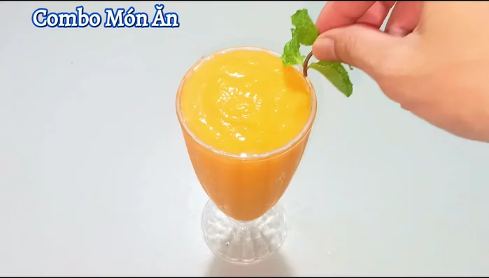 Garnish with a sprig of mint leaves.