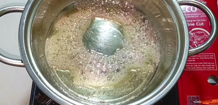 Turn off the heat and let the sugar mixture cool.