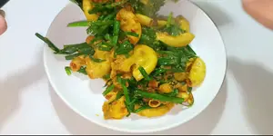 Delicious Turmeric Stir-fried Intestines: A Simple Vietnamese Recipe