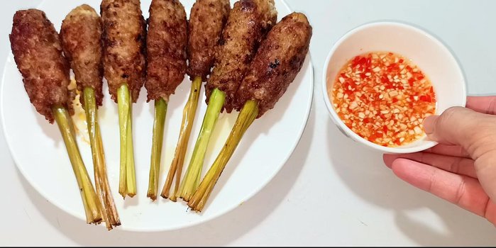Serve with sweet and sour fish sauce, garlic, chili, lettuce, cucumber, tomato, noodles, or rice.