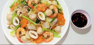 Delicious Seafood Fried Noodles: Simple Recipe