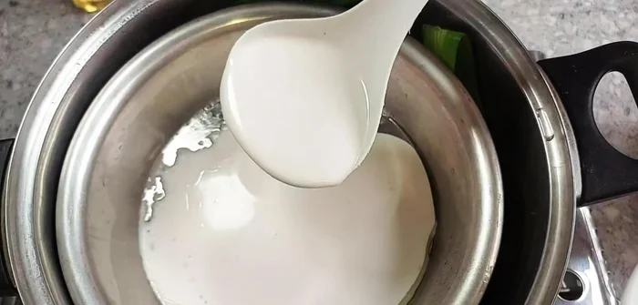 Steam the Banh Duc: Pour a portion of the batter into each prepared mold. Steam for 5 minutes per layer, adding more batter after each 5-minute interval until all batter is used. (214.4)