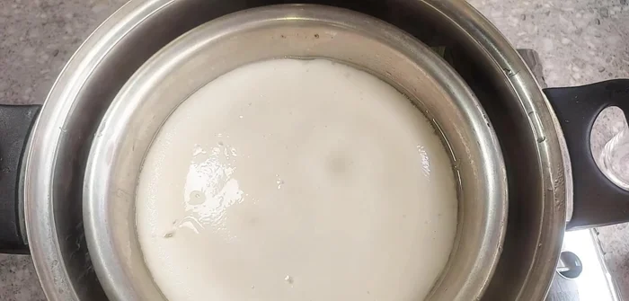 Check for doneness: Insert a bamboo stick into the cake. If it comes out clean, the cake is done. (275.44)