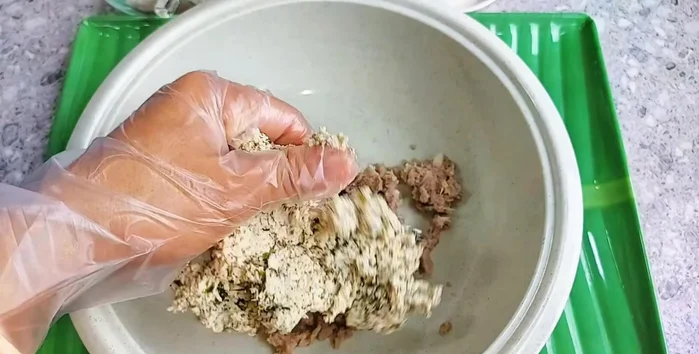 Combine the blended mushrooms, hem chai mixture in a bowl. Knead them well until thoroughly mixed.